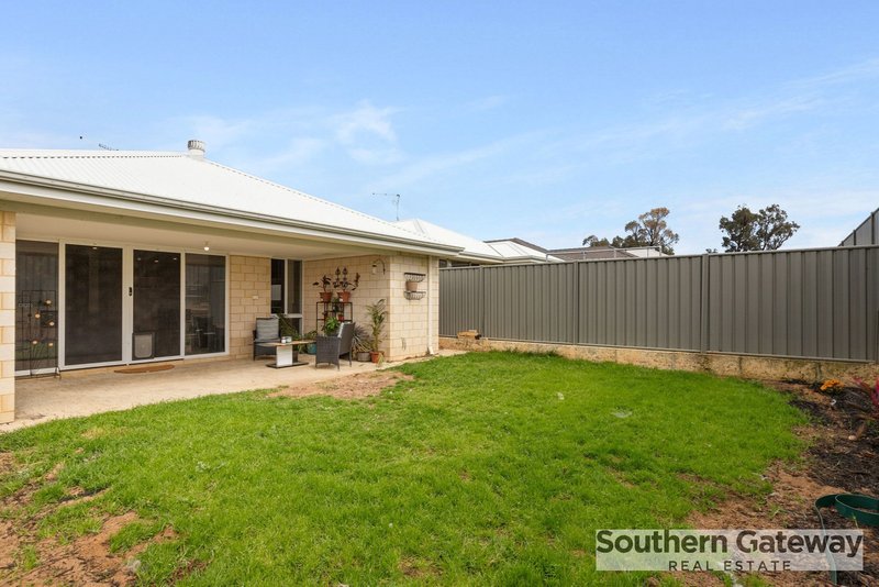 Photo - 14 Bellingham Parade, Wellard WA 6170 - Image 21