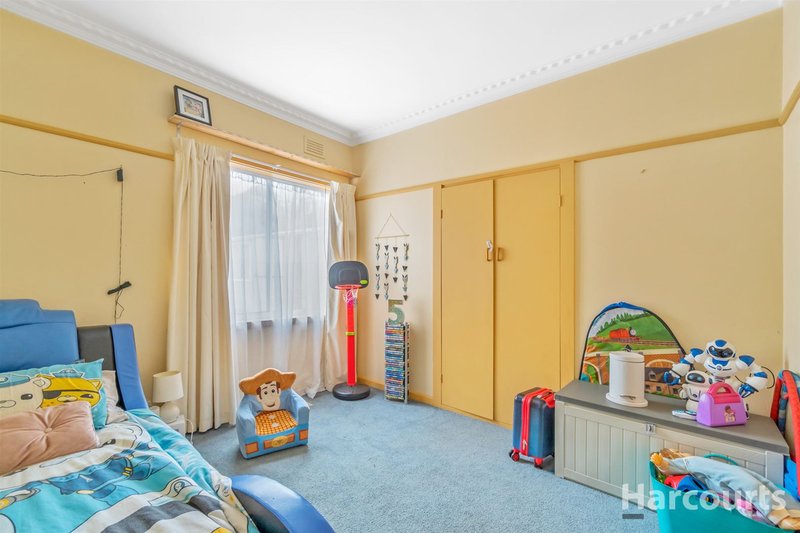 Photo - 14 Belvedere Court, Newborough VIC 3825 - Image 6