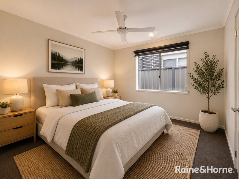 Photo - 14 Benedetto Crescent, Cranbourne East VIC 3977 - Image 9