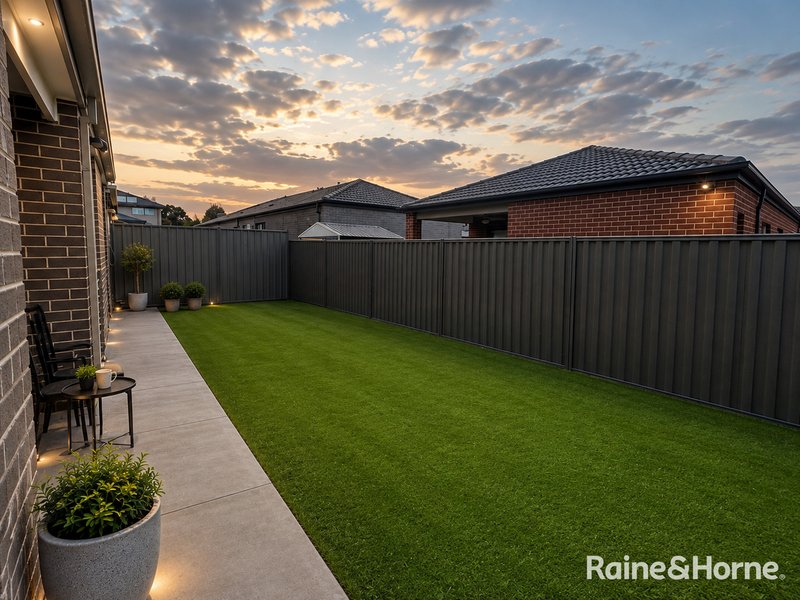Photo - 14 Benedetto Crescent, Cranbourne East VIC 3977 - Image 13