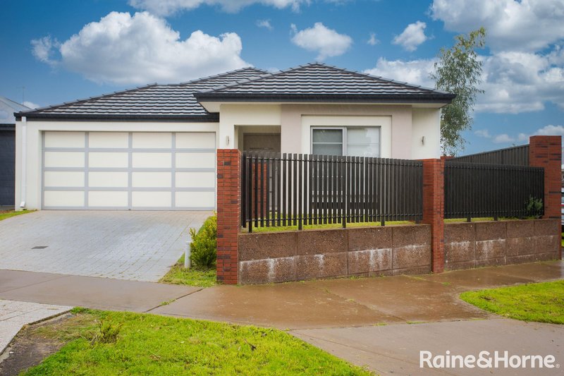 14 Berckelman Circuit, South Guildford WA 6055