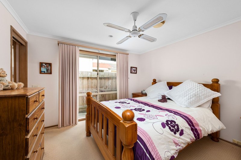 Photo - 14 Bertrand Cl , Berwick VIC 3806 - Image 8