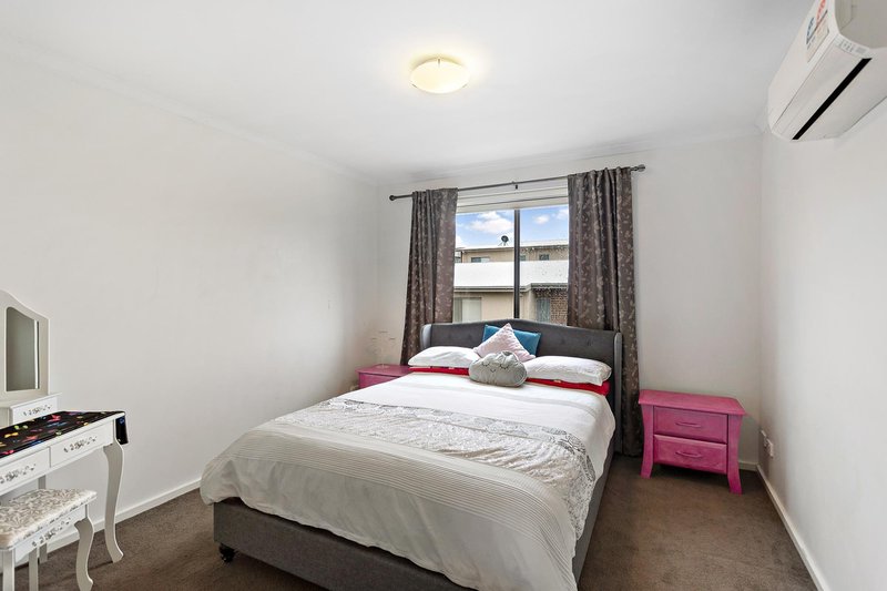 Photo - 14 Bessell Lane, Casey ACT 2913 - Image 7