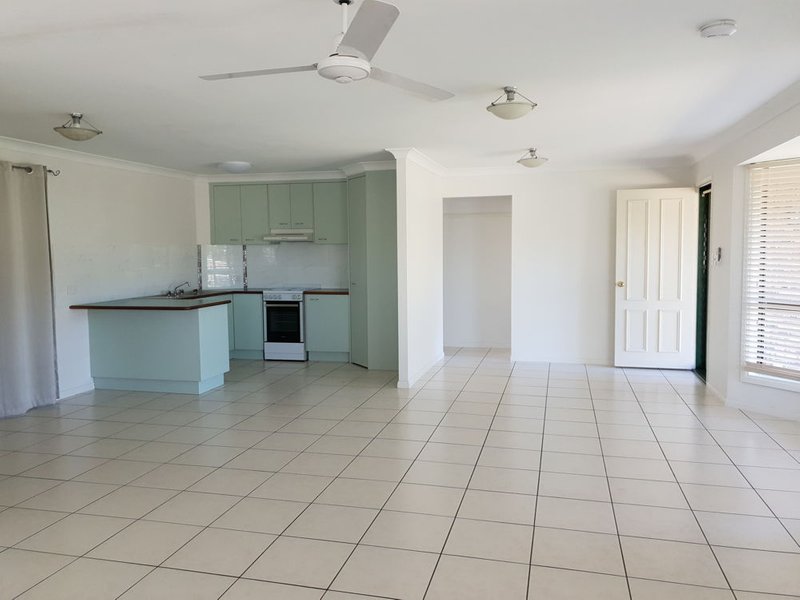 Photo - 14 Birchgrove Crescent, Kallangur QLD 4503 - Image 3