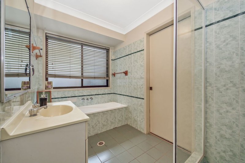 Photo - 14 Birchgrove Crescent, Kallangur QLD 4503 - Image 6