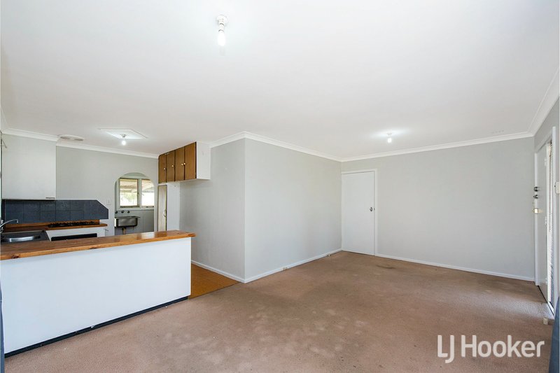 Photo - 14 Birrell Place, Gosnells WA 6110 - Image 4