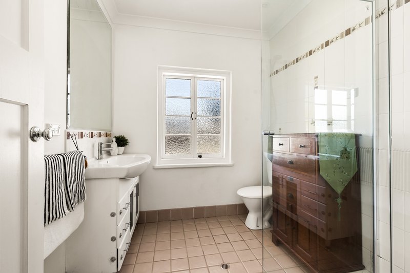 Photo - 14 Blackheath Road, Oxley QLD 4075 - Image 14