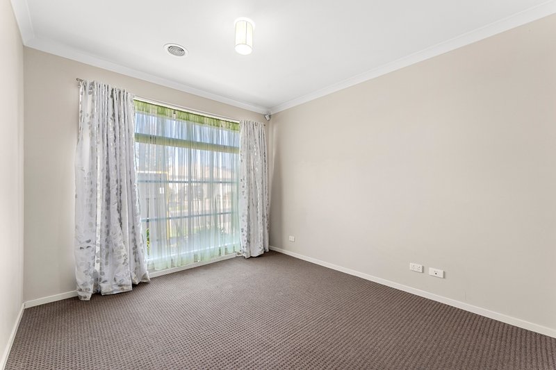 Photo - 14 Blaimore Way, Mernda VIC 3754 - Image 4