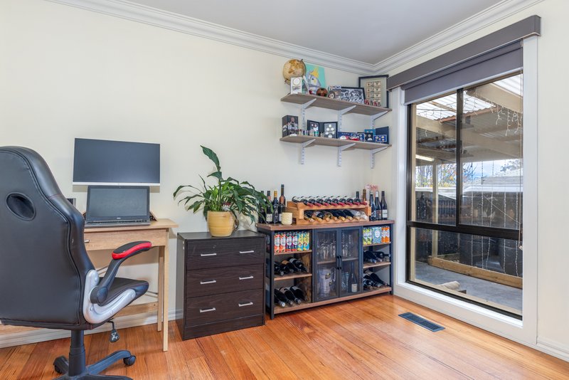 Photo - 14 Blyton Crescent, Sunbury VIC 3429 - Image 11