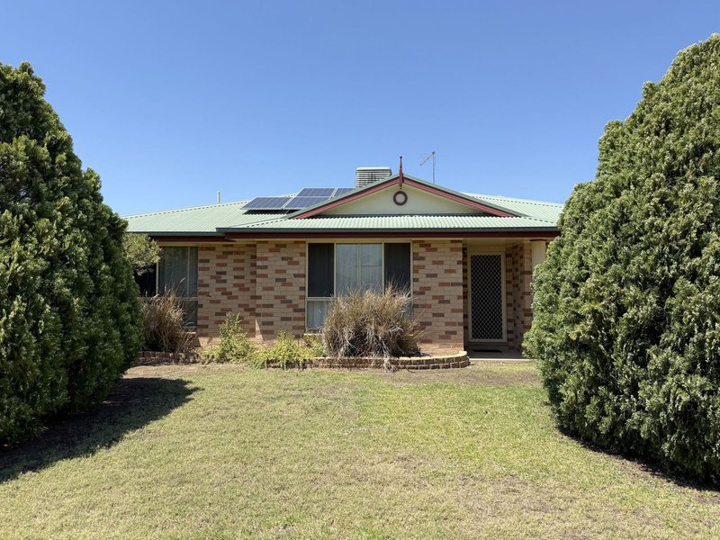 Photo - 14 Bohenia Crescent, Moree NSW 2400 - Image 2