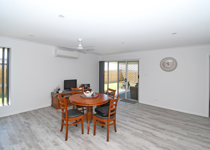 Photo - 14 Bonavista Way, Eli Waters QLD 4655 - Image 11