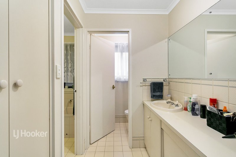 Photo - 14 Boronia Court, Craigmore SA 5114 - Image 5