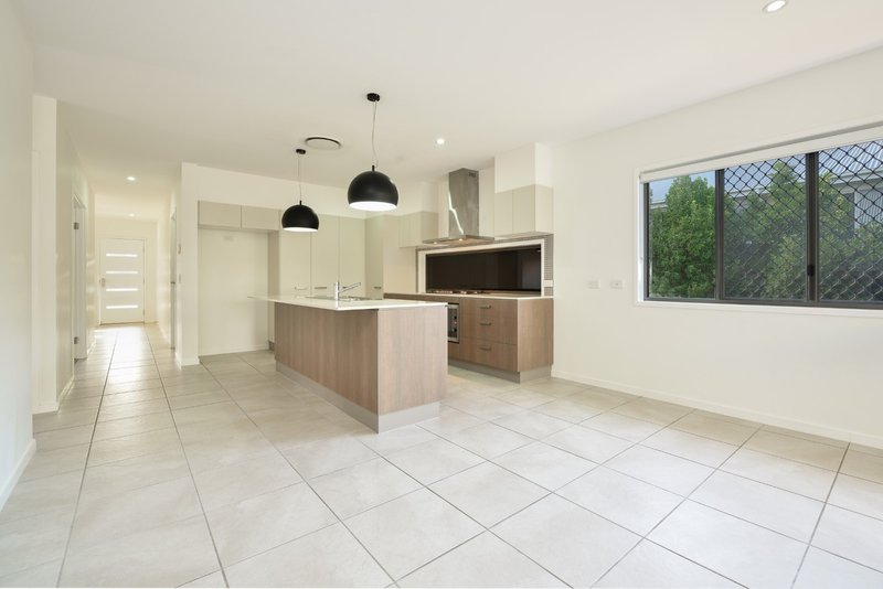 Photo - 14 Bragg Court, Kirkwood QLD 4680 - Image 7