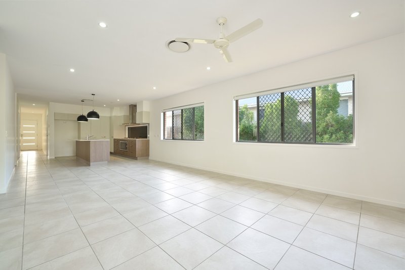 Photo - 14 Bragg Court, Kirkwood QLD 4680 - Image 8