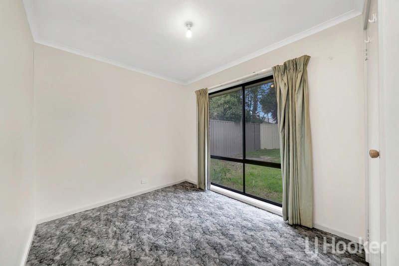 Photo - 14 Branton Drive, Hampton Park VIC 3976 - Image 9