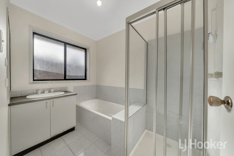 Photo - 14 Branton Drive, Hampton Park VIC 3976 - Image 10