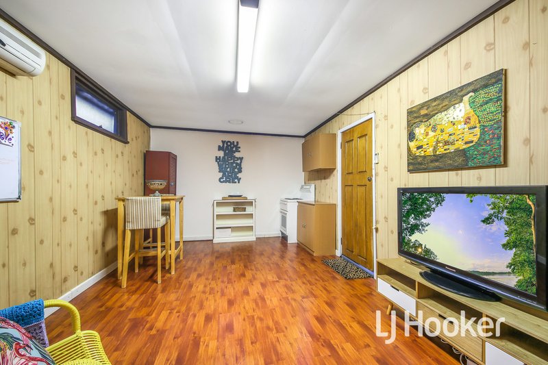 Photo - 1/4 Bride Avenue, Hampton Park VIC 3976 - Image 4