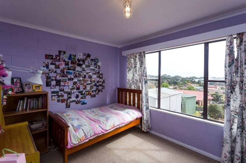 Photo - 14 Brinckman Court, Devonport TAS 7310 - Image 11