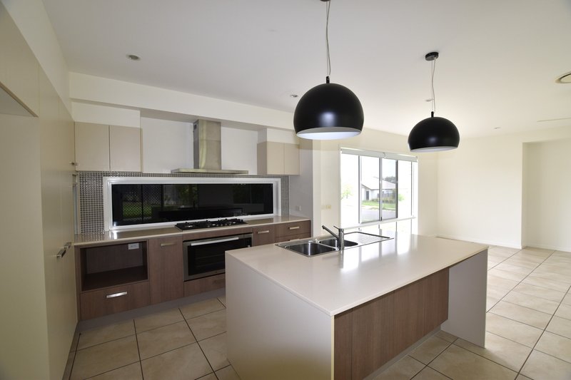 Photo - 14 Brindabella Parade, New Auckland QLD 4680 - Image 3