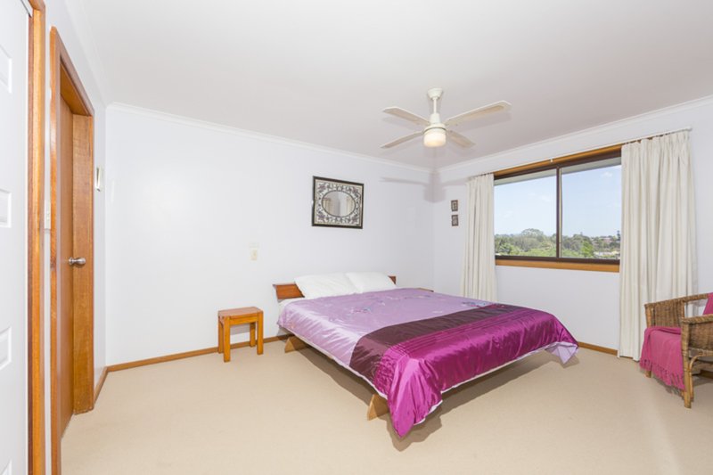 Photo - 14 Bronte Crescent, Sunshine Bay NSW 2536 - Image 11