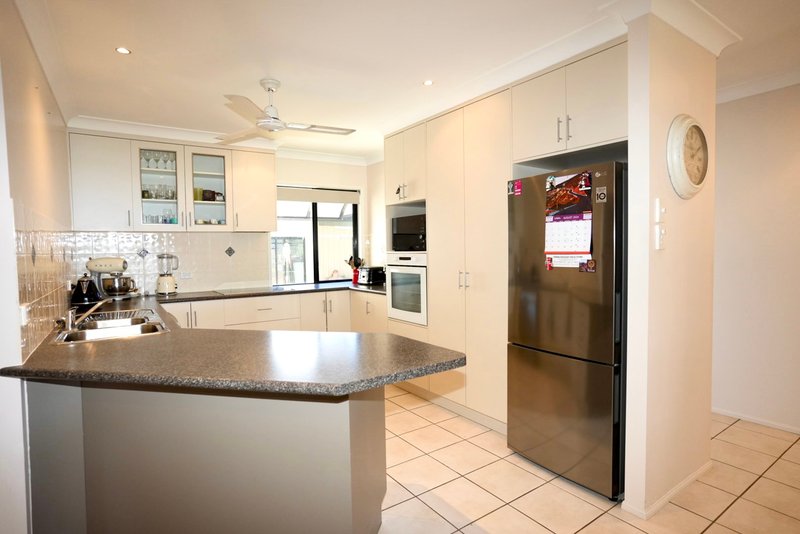 Photo - 14 Brooksfield Drive, Sarina Beach QLD 4737 - Image 6