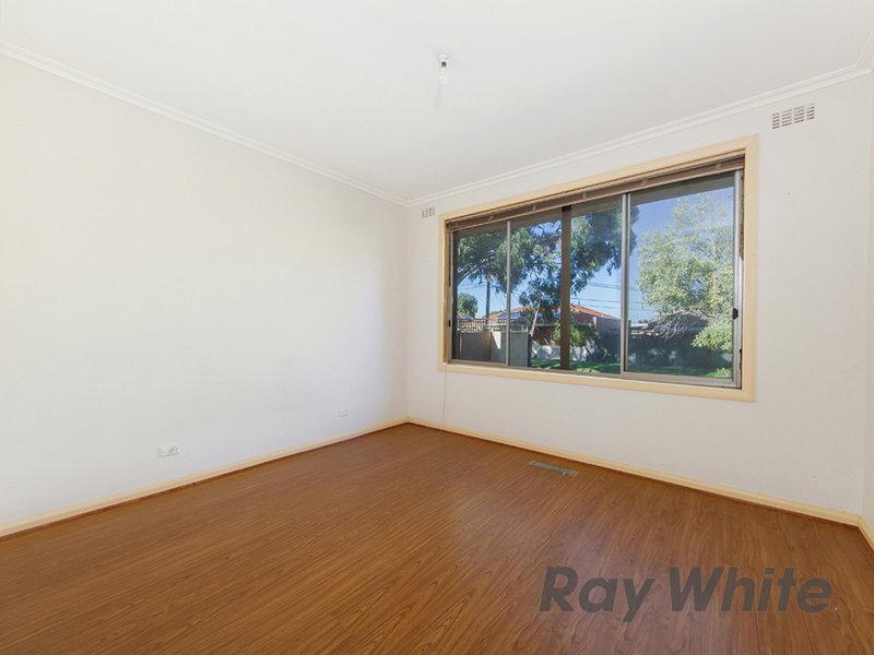 Photo - 14 Brown Street, Avondale Heights VIC 3034 - Image 5