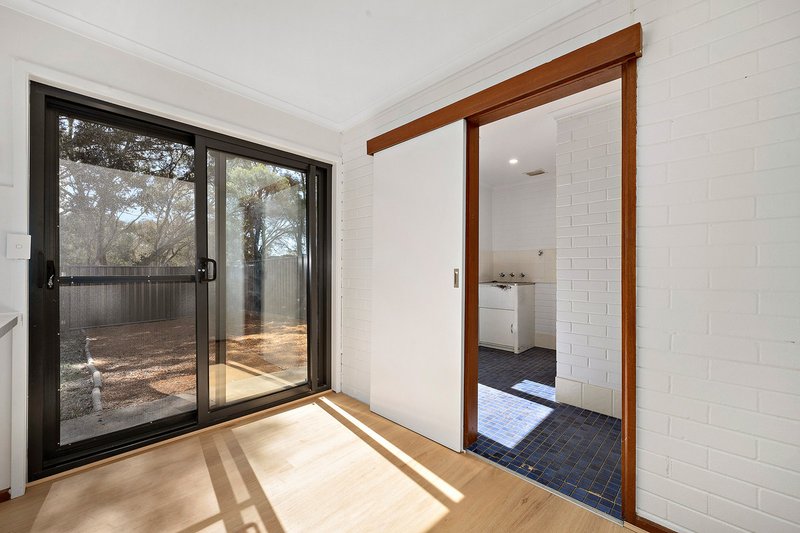 Photo - 14 Brownlow Place, Holt ACT 2615 - Image 11