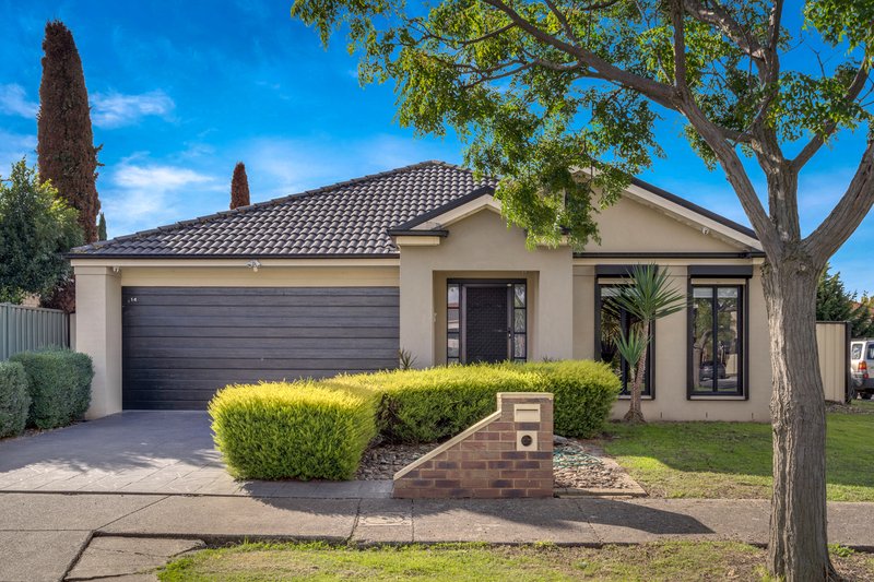 Photo - 14 Brushwood Circuit, Roxburgh Park VIC 3064 - Image 2