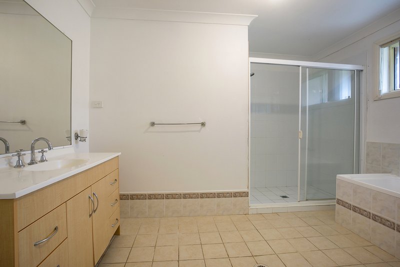 Photo - 14 Burraga Place, Glenmore Park NSW 2745 - Image 5