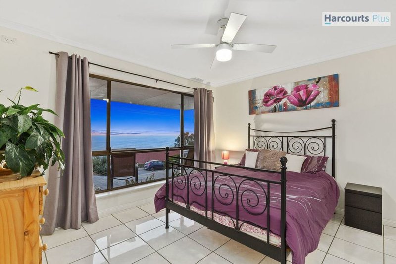 Photo - 14 Burrington Street, Hallett Cove SA 5158 - Image 5