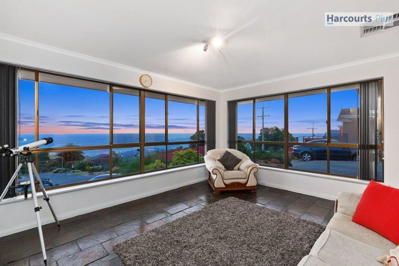 Photo - 14 Burrington Street, Hallett Cove SA 5158 - Image 7