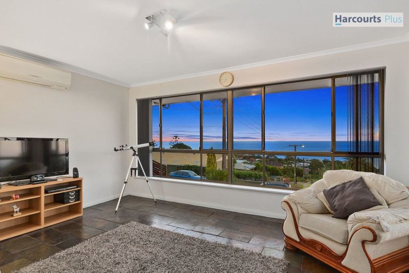 Photo - 14 Burrington Street, Hallett Cove SA 5158 - Image 8