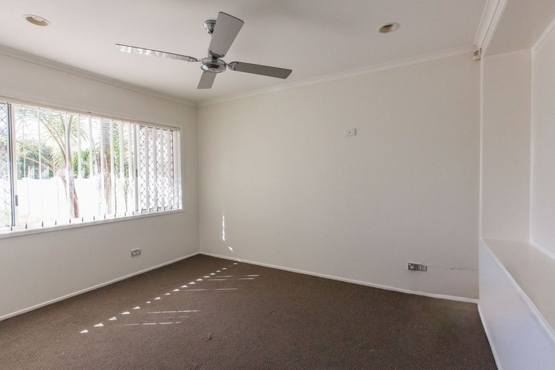 Photo - 14 Cabana Blvd , Benowa QLD 4217 - Image 10