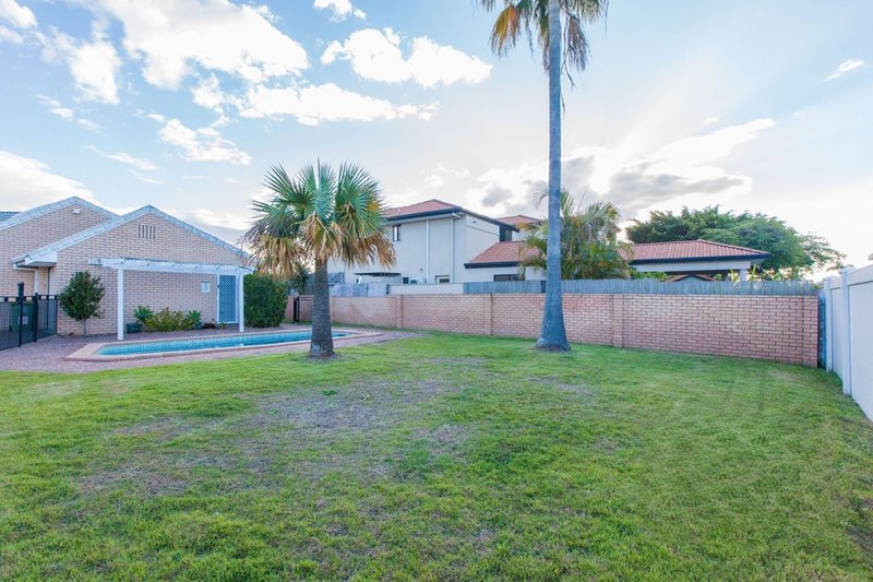 Photo - 14 Cabana Blvd , Benowa QLD 4217 - Image 16