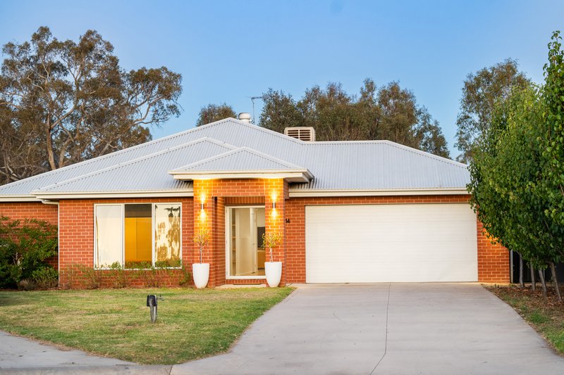 14 Cade Court, Jindera NSW 2642