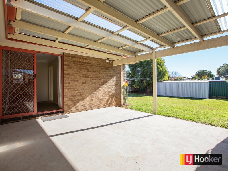 Photo - 14 Caley Close, Tamworth NSW 2340 - Image 4