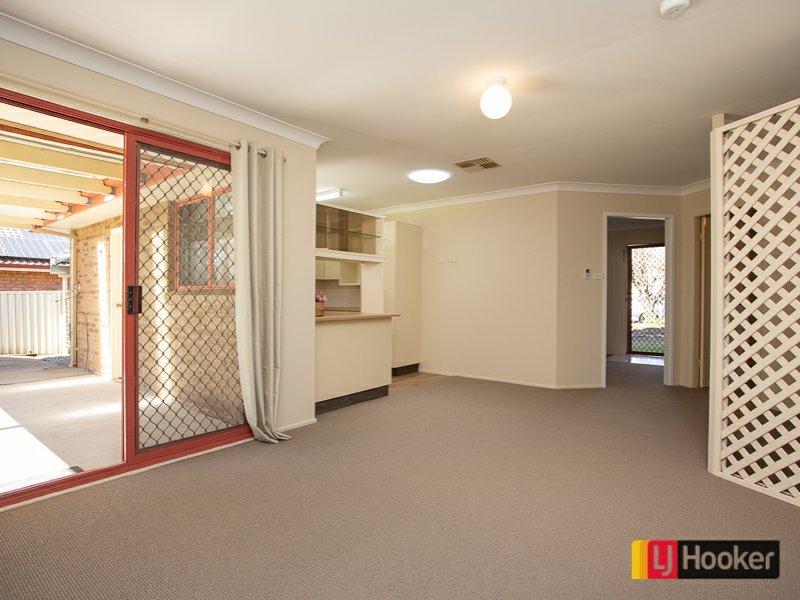 Photo - 14 Caley Close, Tamworth NSW 2340 - Image 11