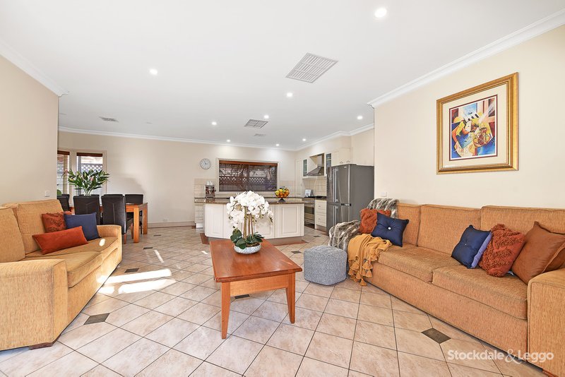 Photo - 1/4 Callan Court, Mill Park VIC 3082 - Image 2