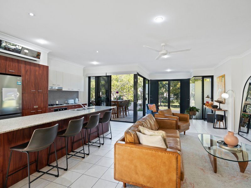 Photo - 14 Calliope Circuit, Murarrie QLD 4172 - Image 2