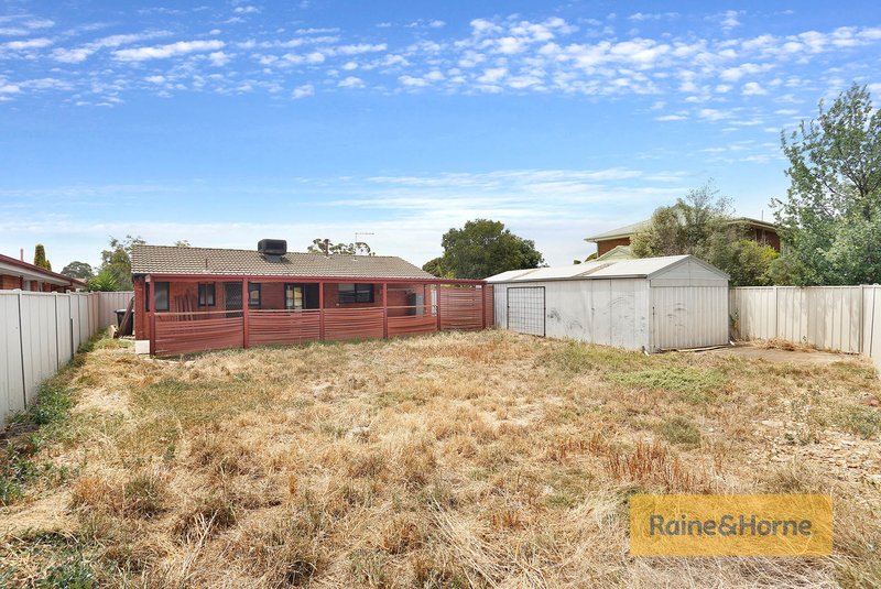 Photo - 14 Cambrian Way, Melton West VIC 3337 - Image 3