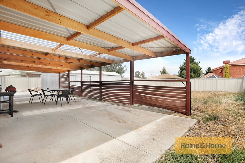 Photo - 14 Cambrian Way, Melton West VIC 3337 - Image 9