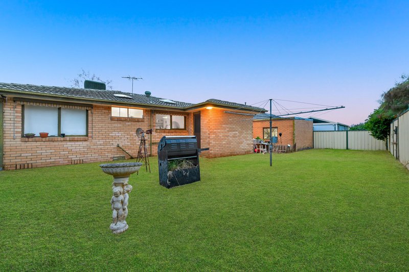 Photo - 14 Cambridge Drive, Springvale South VIC 3172 - Image 10