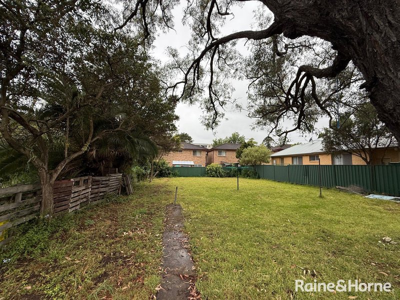Photo - 14 Cambridge Street, Ingleburn NSW 2565 - Image 8