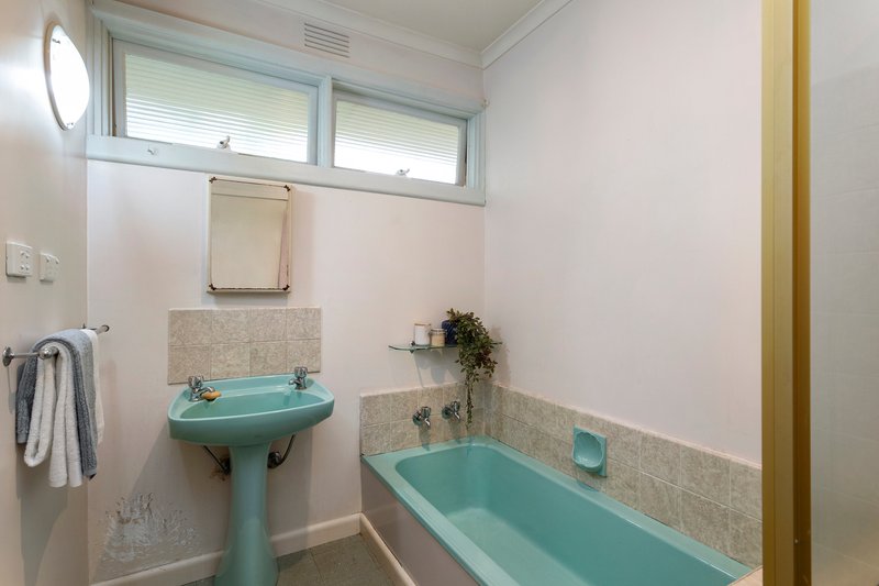 Photo - 14 Camelia Grove, Cheltenham VIC 3192 - Image 17