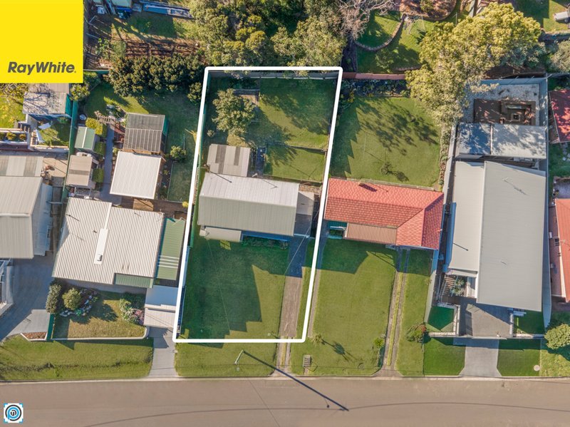 Photo - 14 Canberra Road, Lake Heights NSW 2502 - Image 10