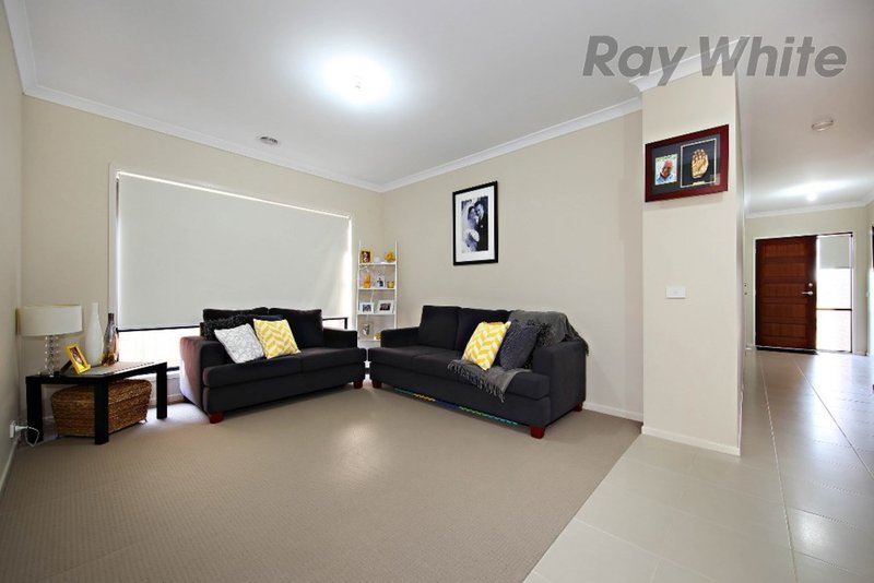 Photo - 14 Canegrass Drive, Point Cook VIC 3030 - Image 2