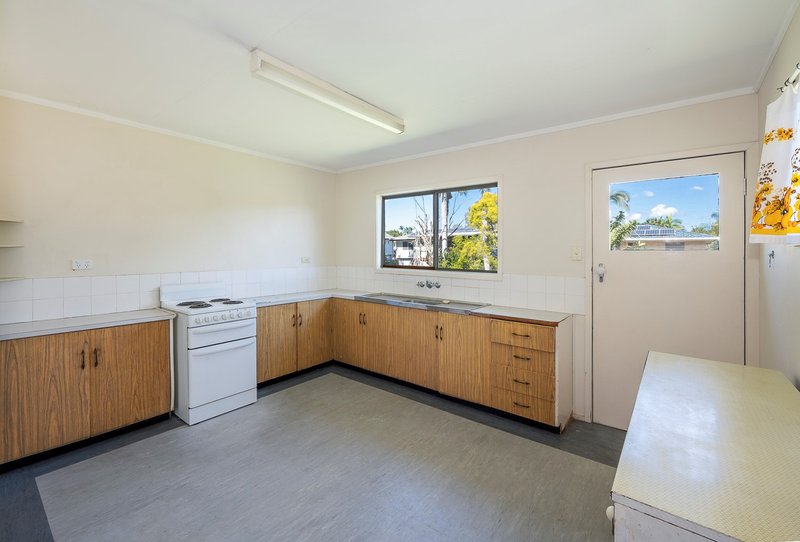 Photo - 14 Caradon Street, Albany Creek QLD 4035 - Image 3