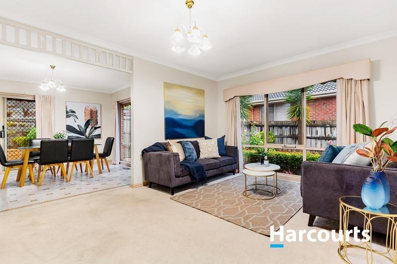 Photo - 1/4 Carina Close, Wantirna South VIC 3152 - Image 2