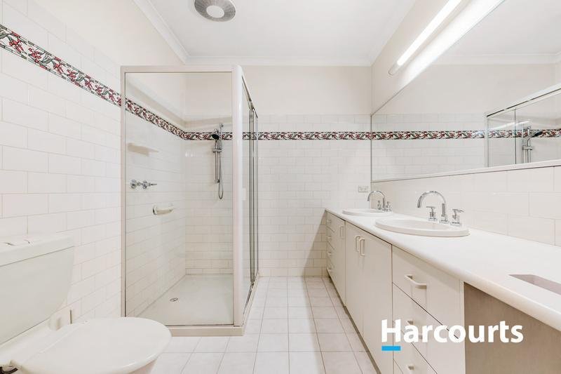 Photo - 1/4 Carina Close, Wantirna South VIC 3152 - Image 6