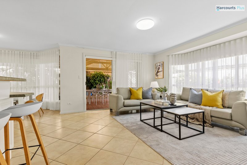 Photo - 14 Carlisle Court, Hallett Cove SA 5158 - Image 6